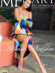 Alfresco Pleasure : Victoria Mur