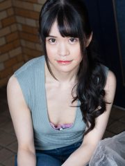 朝ゴミ出しする近所の遊び好きノーブラ奥さん 風間なぎさ : 風間なぎさ