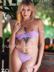 Fruits And Curves 1 : Angelique Lapiedra