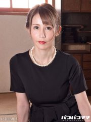 小泉真希「未亡人の決意！禁断の四十九日」遺影の前で他人棒にうっとり！未亡人、真希の悲しき性！ パコパコママ